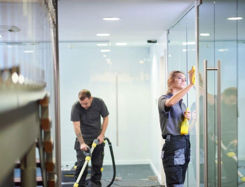 What is commercial deep cleaning?