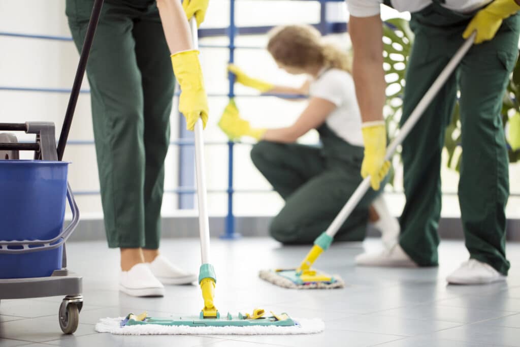 What to expect when hiring a commercial cleaning company. Read on for a complete overview & reach out to Cleaning World for more details.