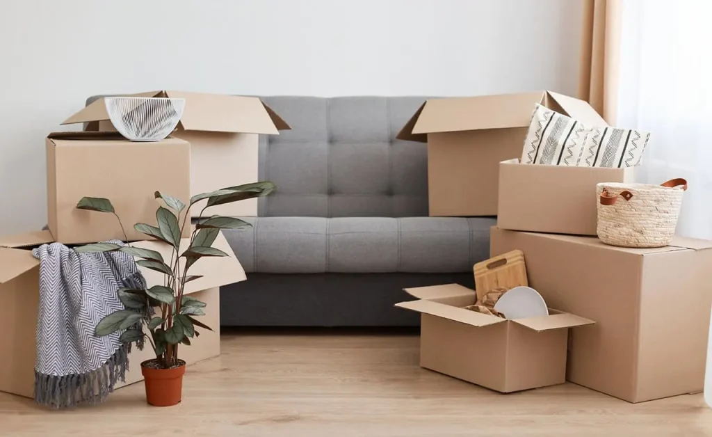 Managing the Logistics of Your Move Out with a Cleaning Service