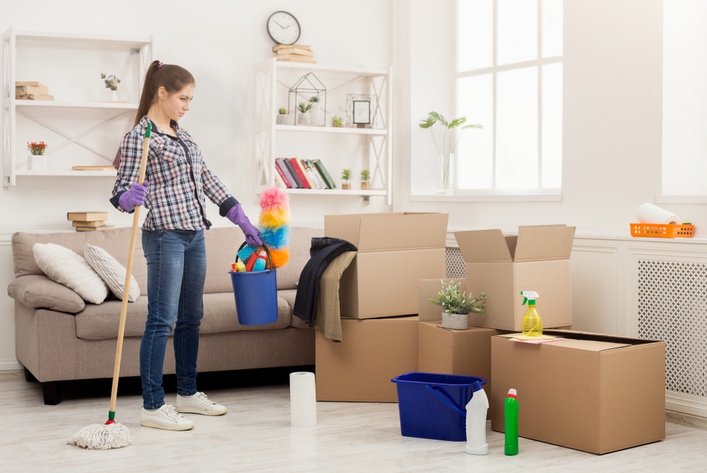 Managing the Logistics of Your Move Out with a Cleaning Service